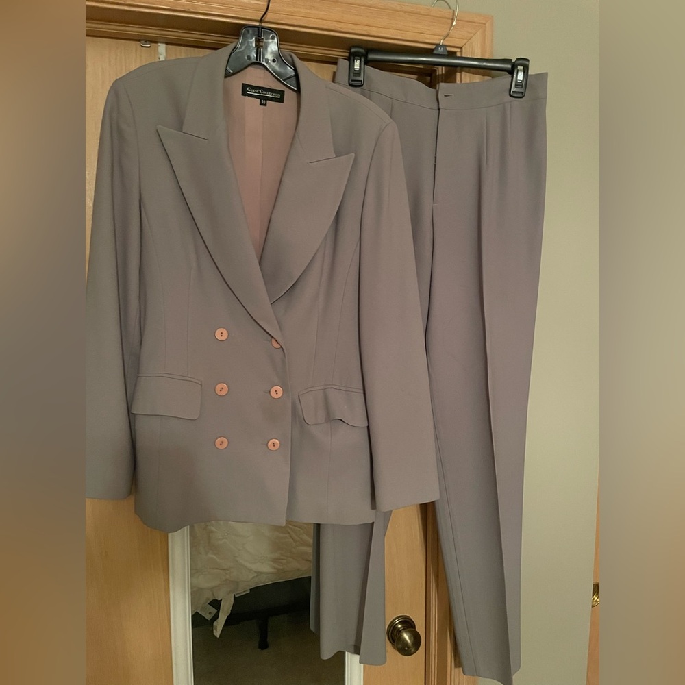 Guess Classic Double-Breasted Women's Suit